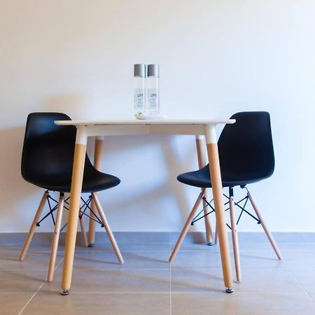 Toni'S Charming Apartment In The Thisseo Station Афины Экстерьер фото