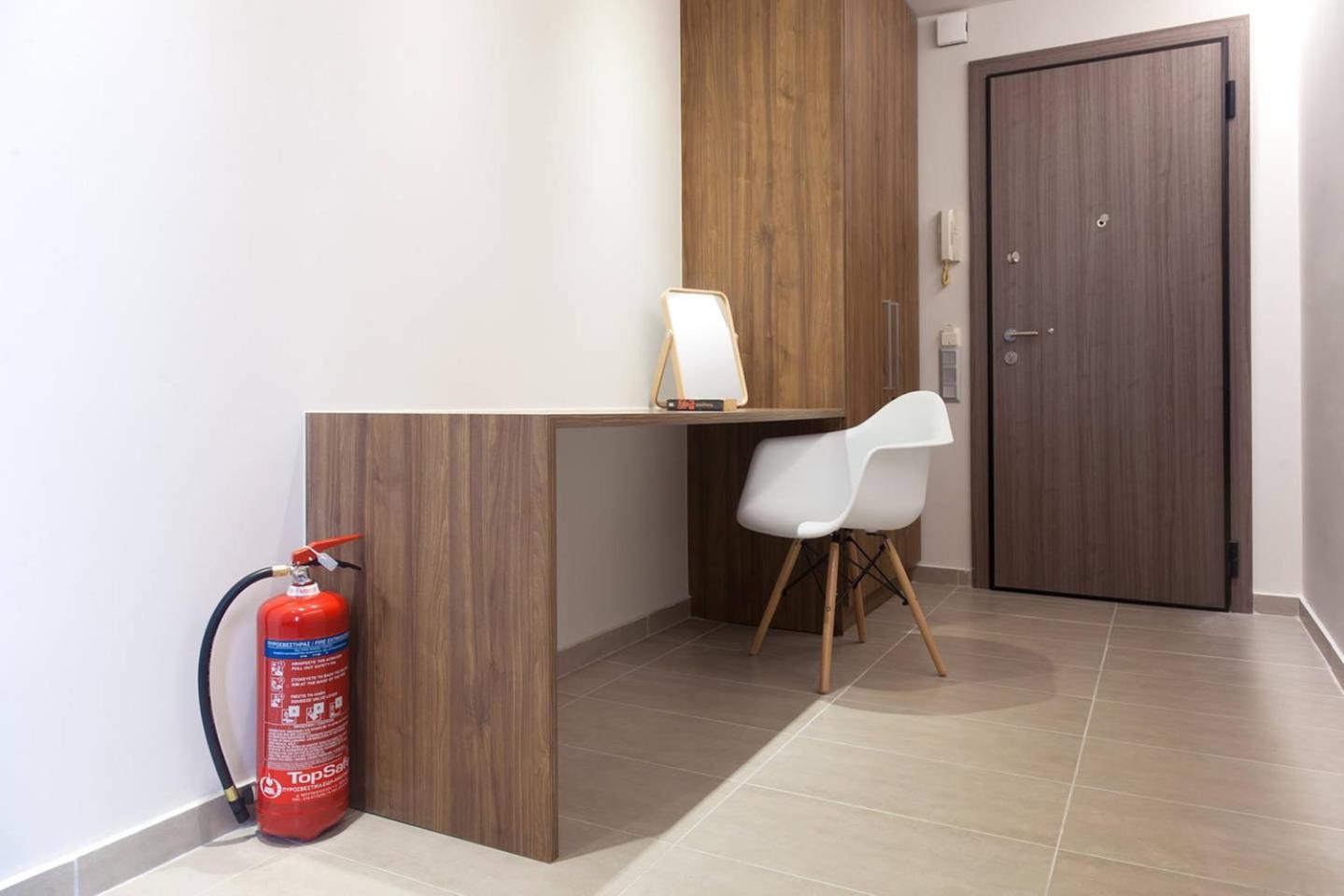 Toni'S Charming Apartment In The Thisseo Station Афины Экстерьер фото